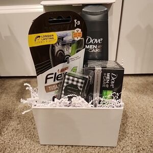 Mens's Gift Set Men+Care Set - Black and Gray